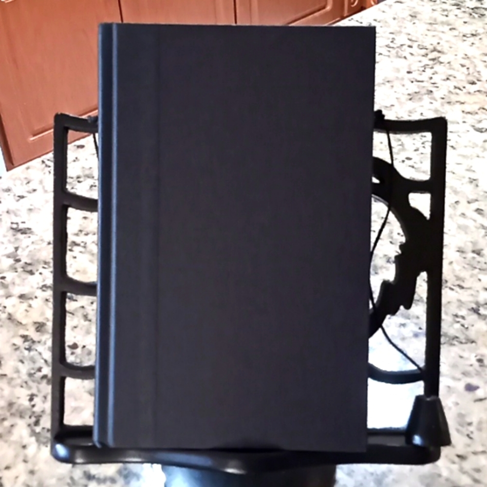 'The Chain' Hardcover Book. Excellent Condition. - Picture 9 of 16